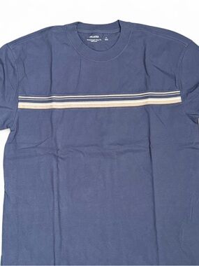 🚨$5 CLEAROUT 🚨 Hollister Blue Short Sleeve Tee with Beige Stripe